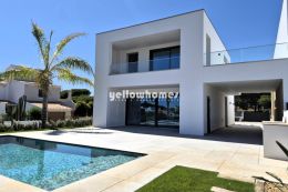3-Bedroom Villas with Private Swimming Pools near Vilamoura